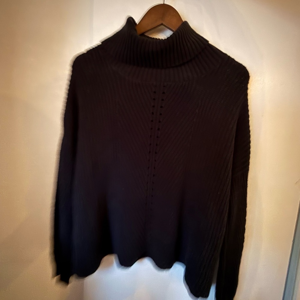 Black knitted long sleeve turtleneck sweater Barely worn